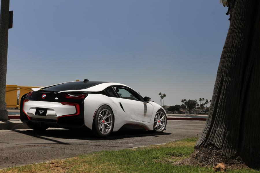  BMW i8 VR-E by Vorsteiner (VF-E 402) 2016 года  (фото 7 из 15)